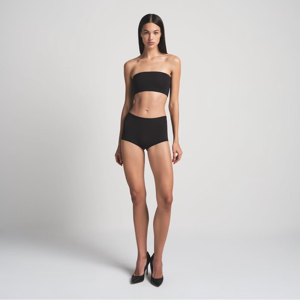 SKIMS Black Bandeau Bra / strapless